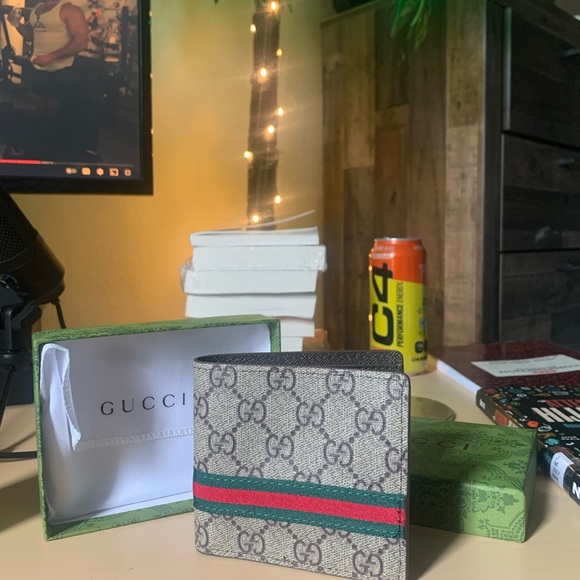 Gucci Wallet - Picture 2 of 2